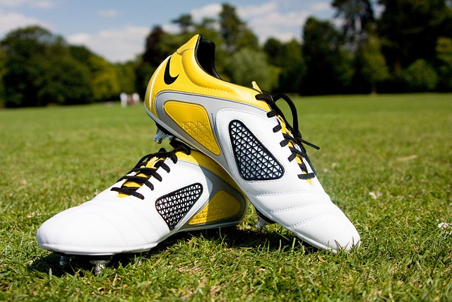 De evolutie en technologie achter moderne voetbalschoenen